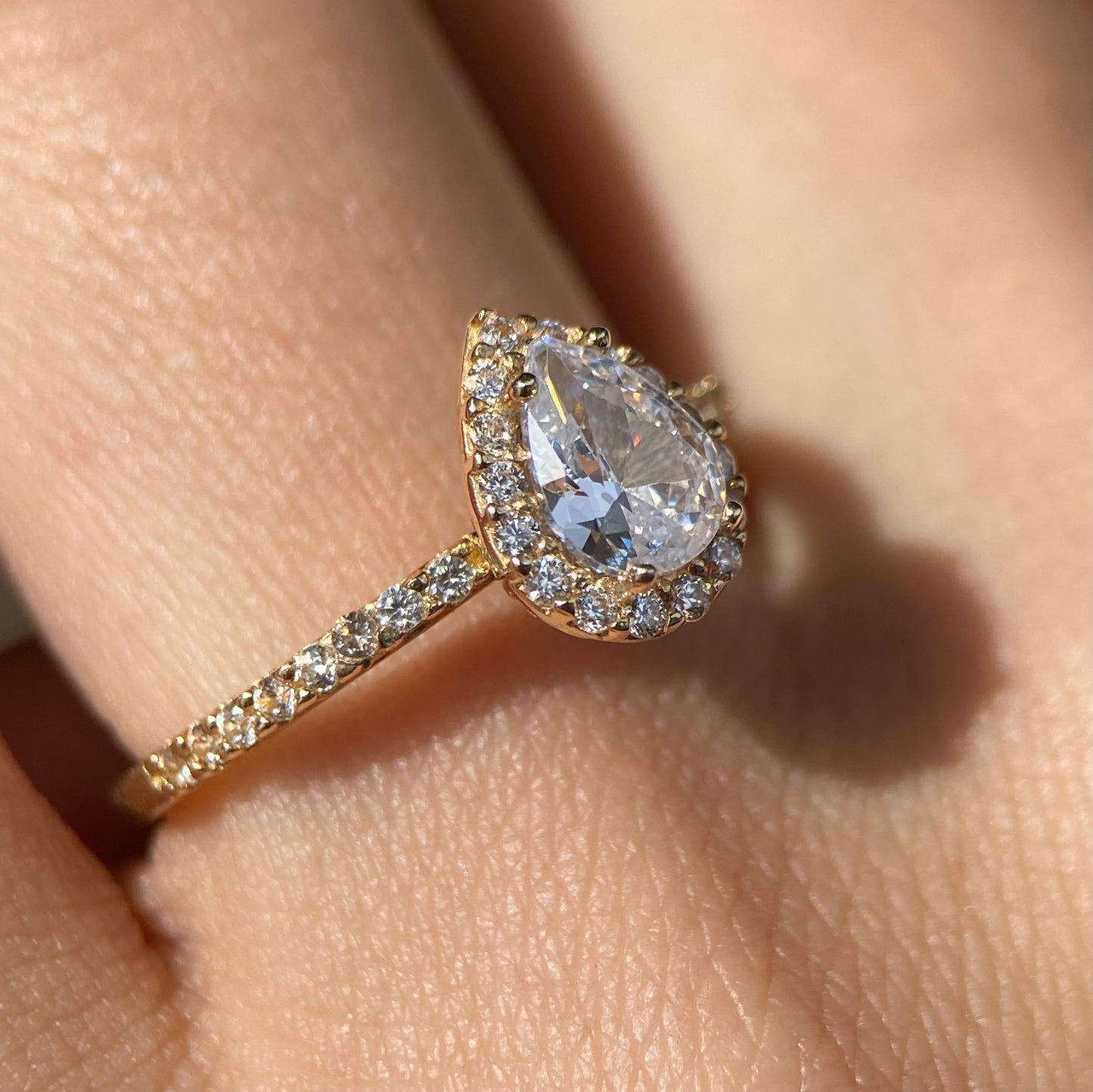 Anillo de compromiso en oro