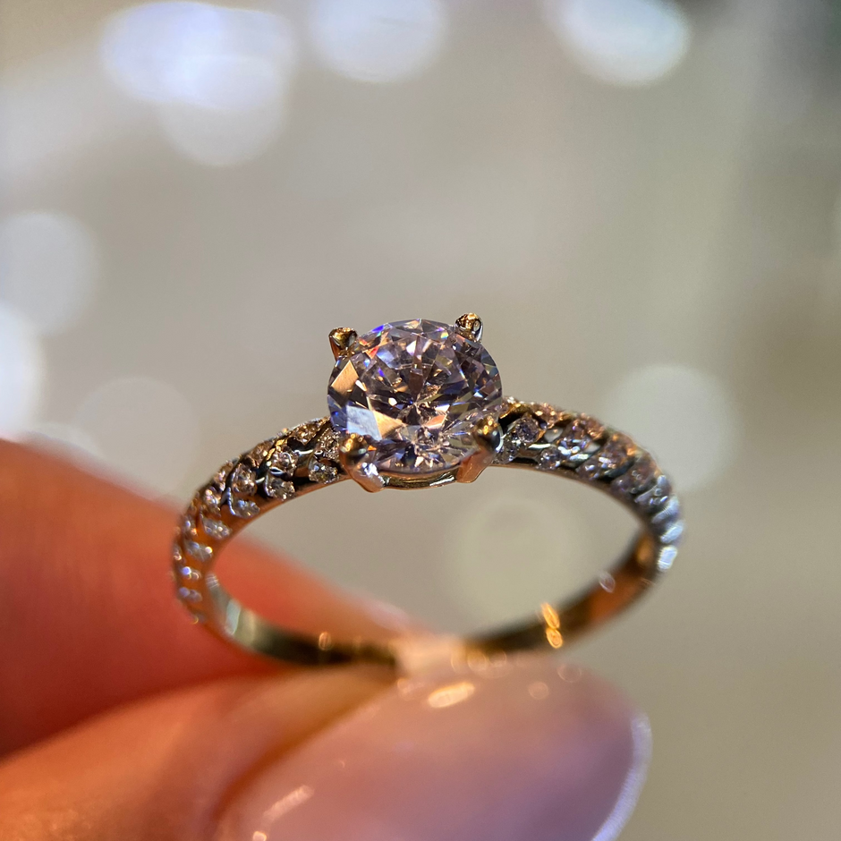 Anillo Lucrecia en oro