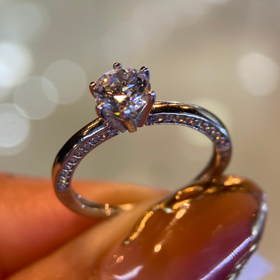 Anillo de compromiso en oro