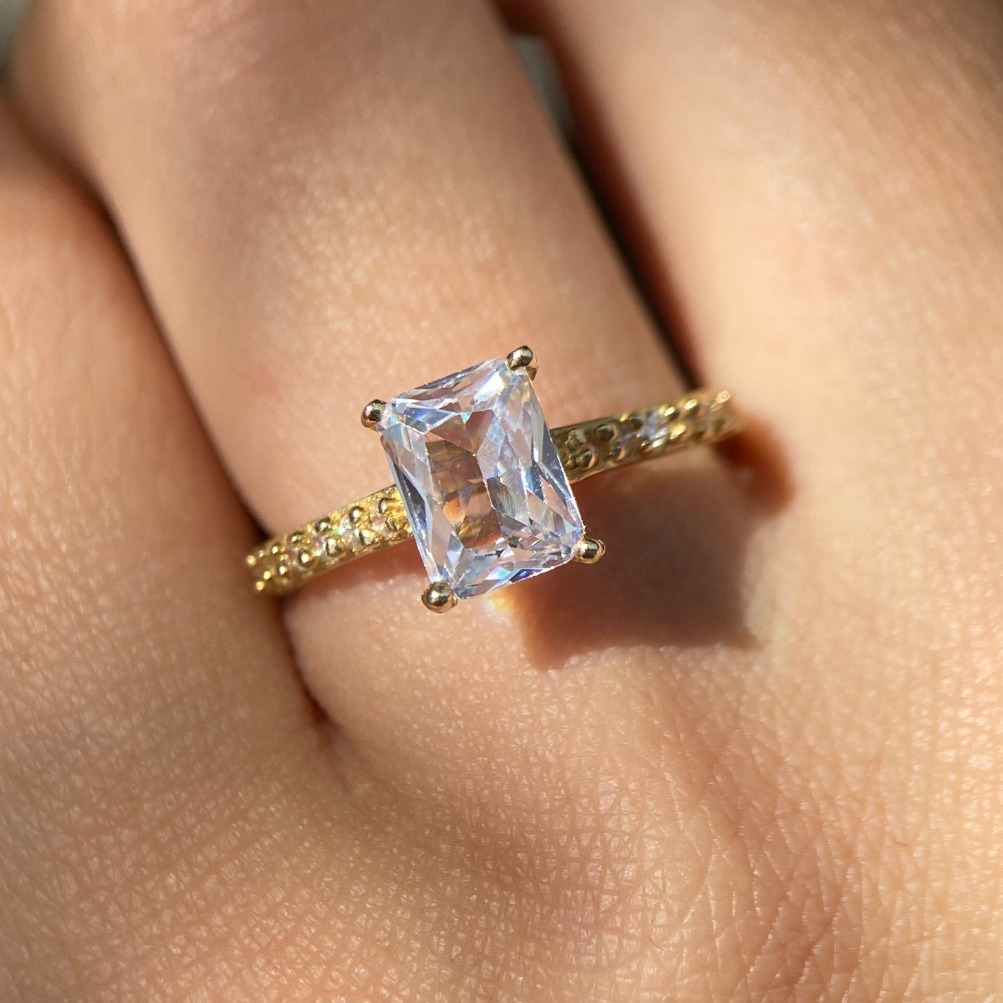 Anillo de compromiso en oro