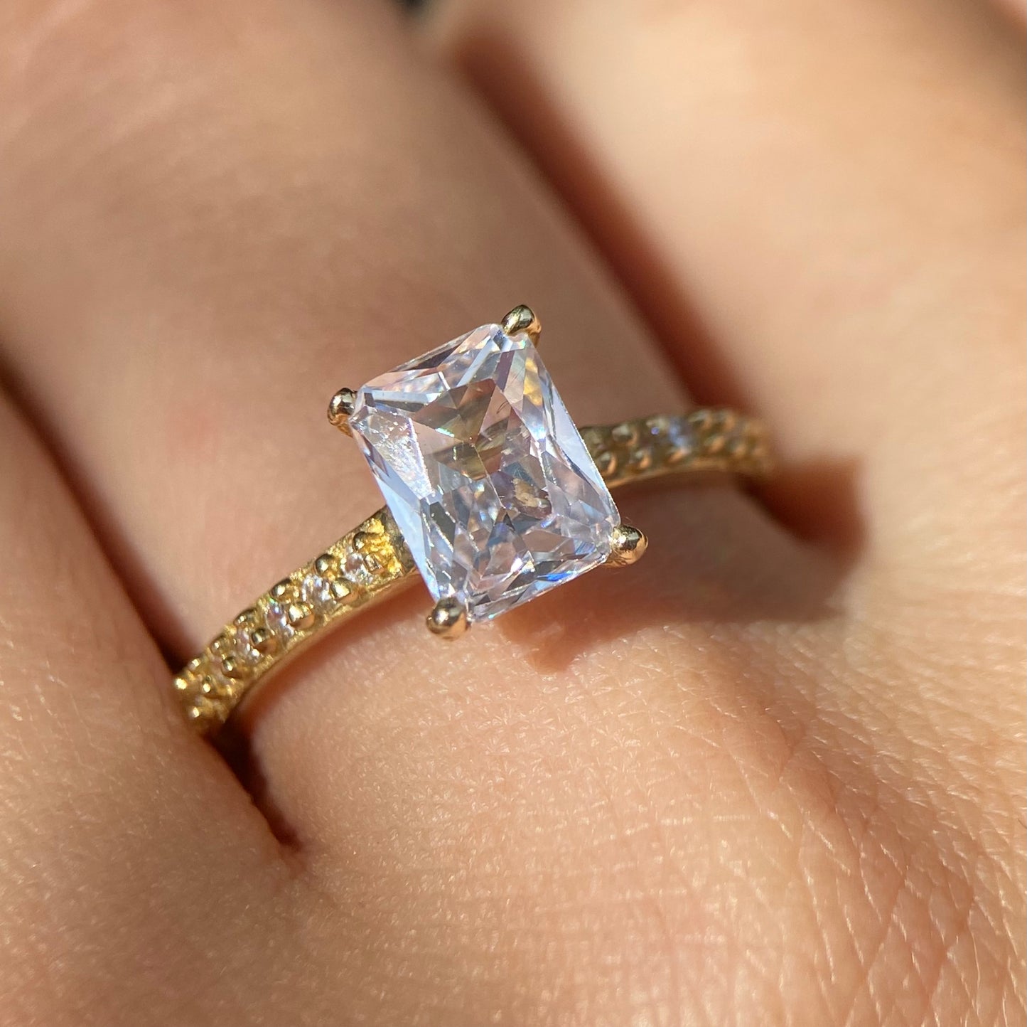 Anillo de compromiso en oro