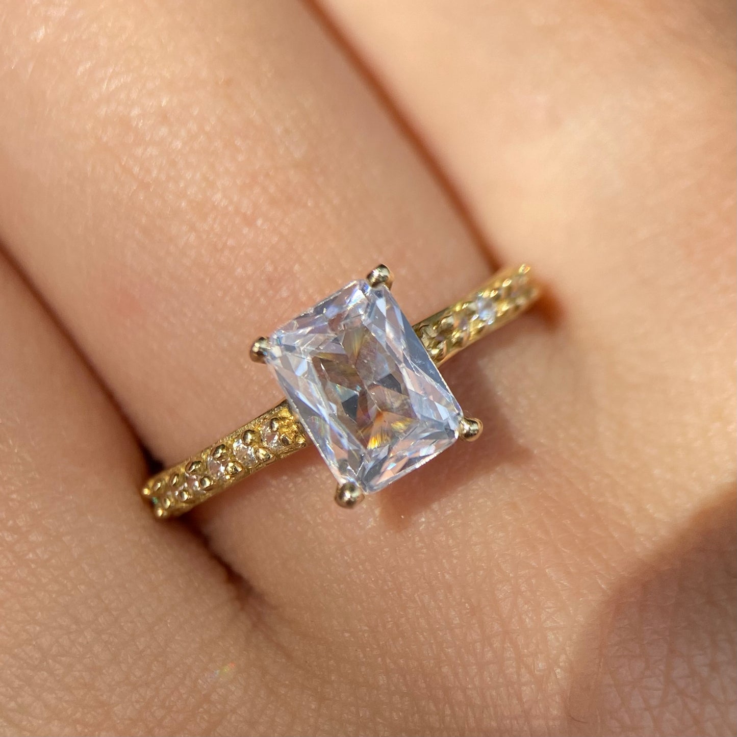 Anillo de compromiso en oro