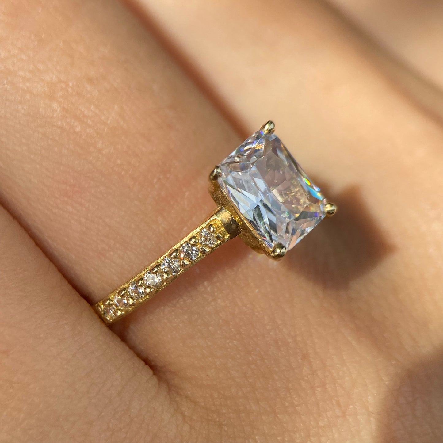 Anillo de compromiso en oro