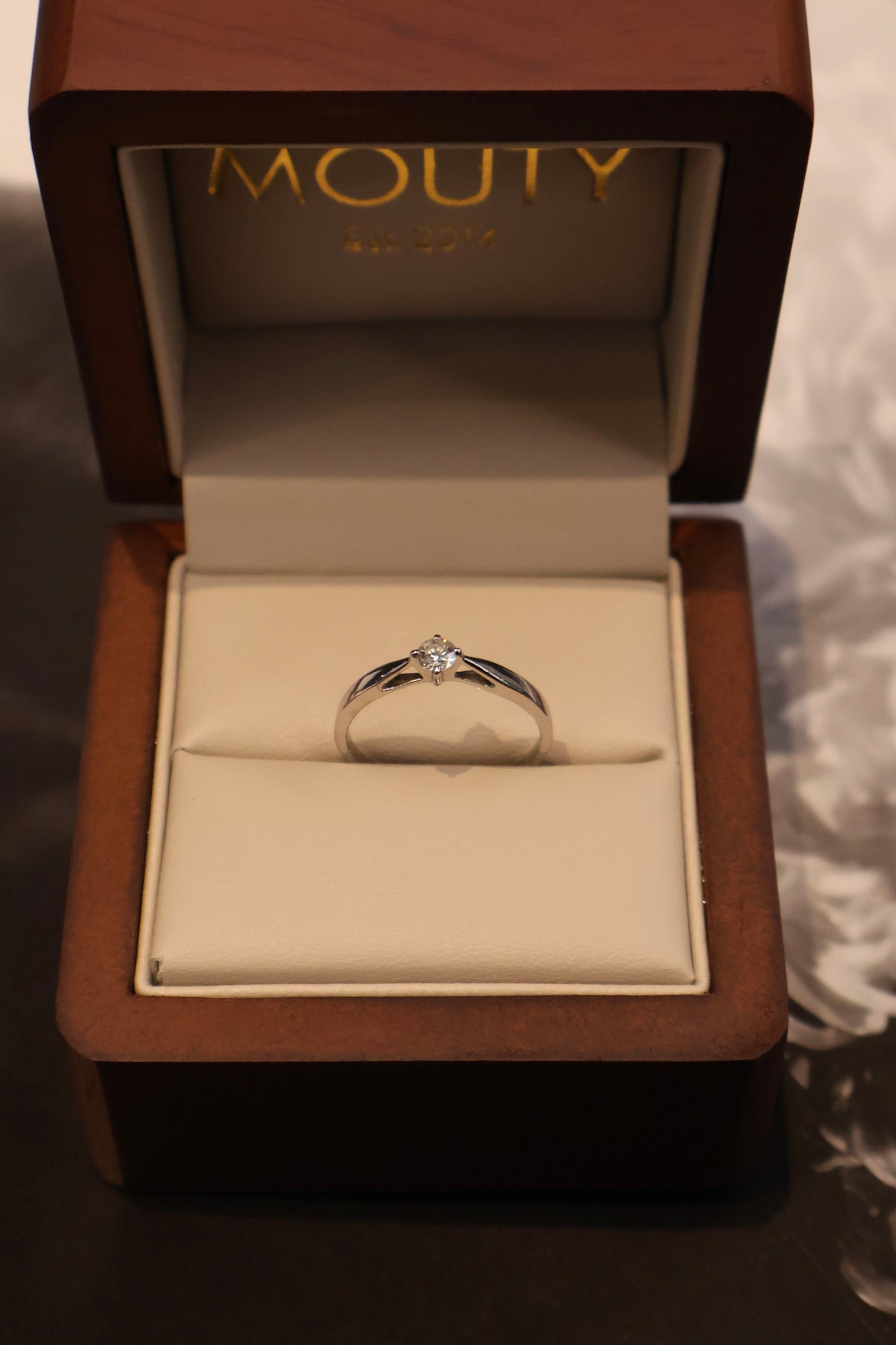 Anillo OF2165 en oro blanco 14k con diamante natural .13cts