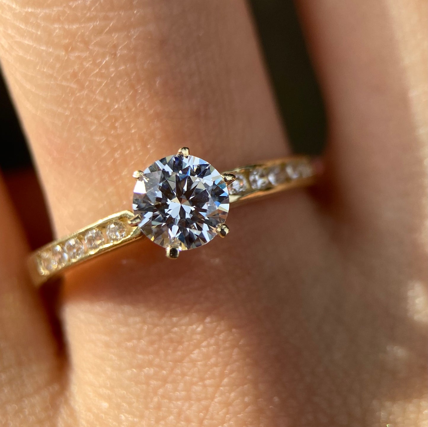 Anillo de compromiso en oro