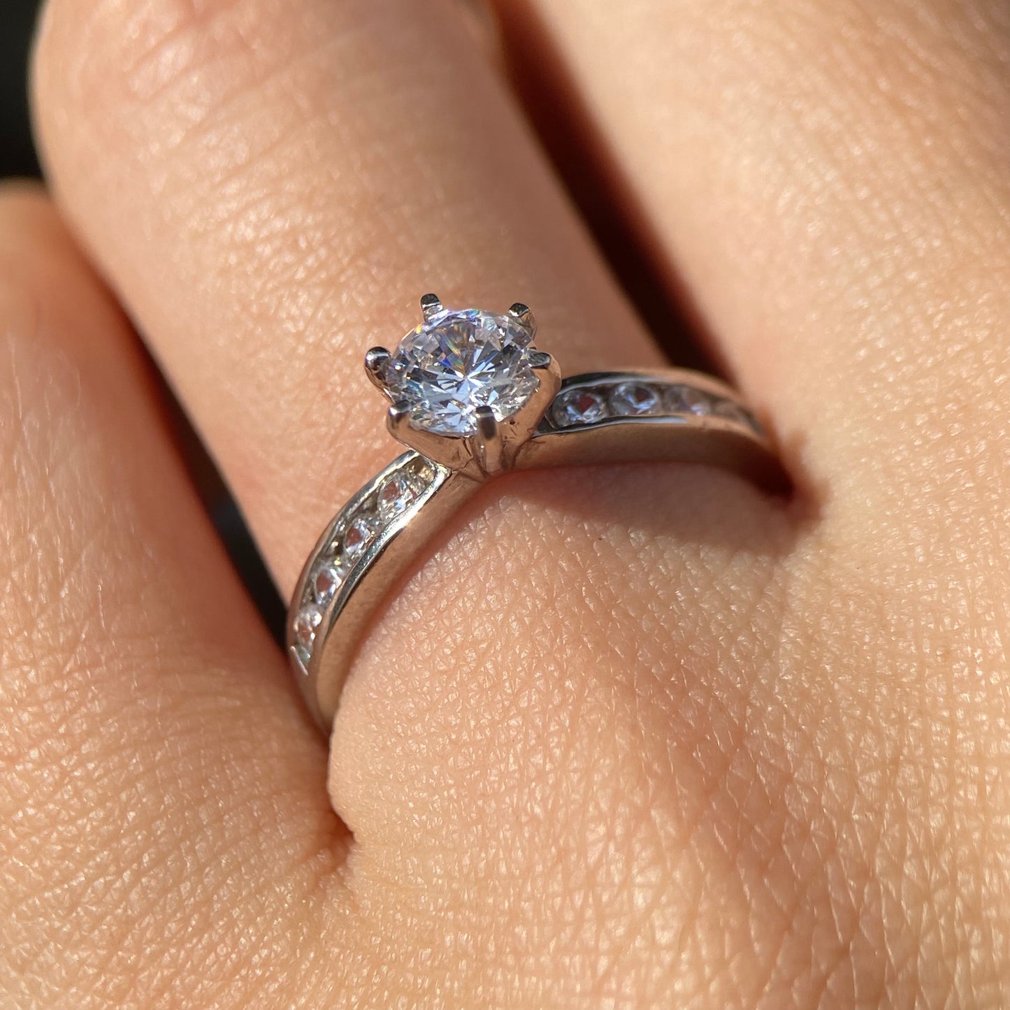 Anillo de compromiso en oro