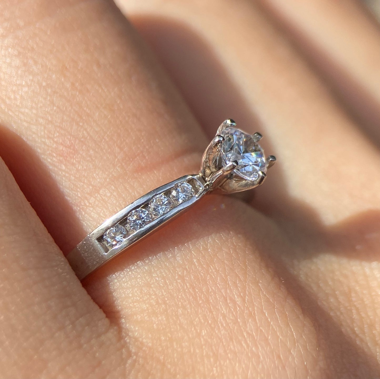 Anillo de compromiso en oro