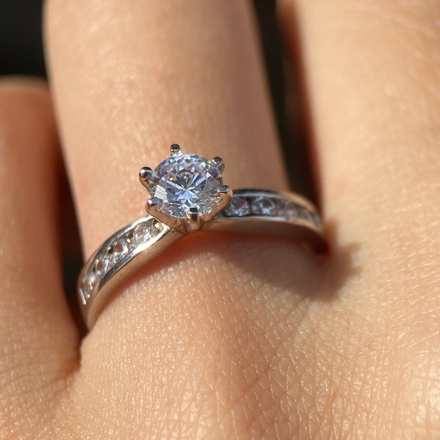 Anillo de compromiso en oro