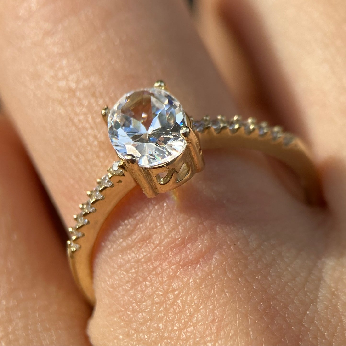 Anillo de compromiso en oro