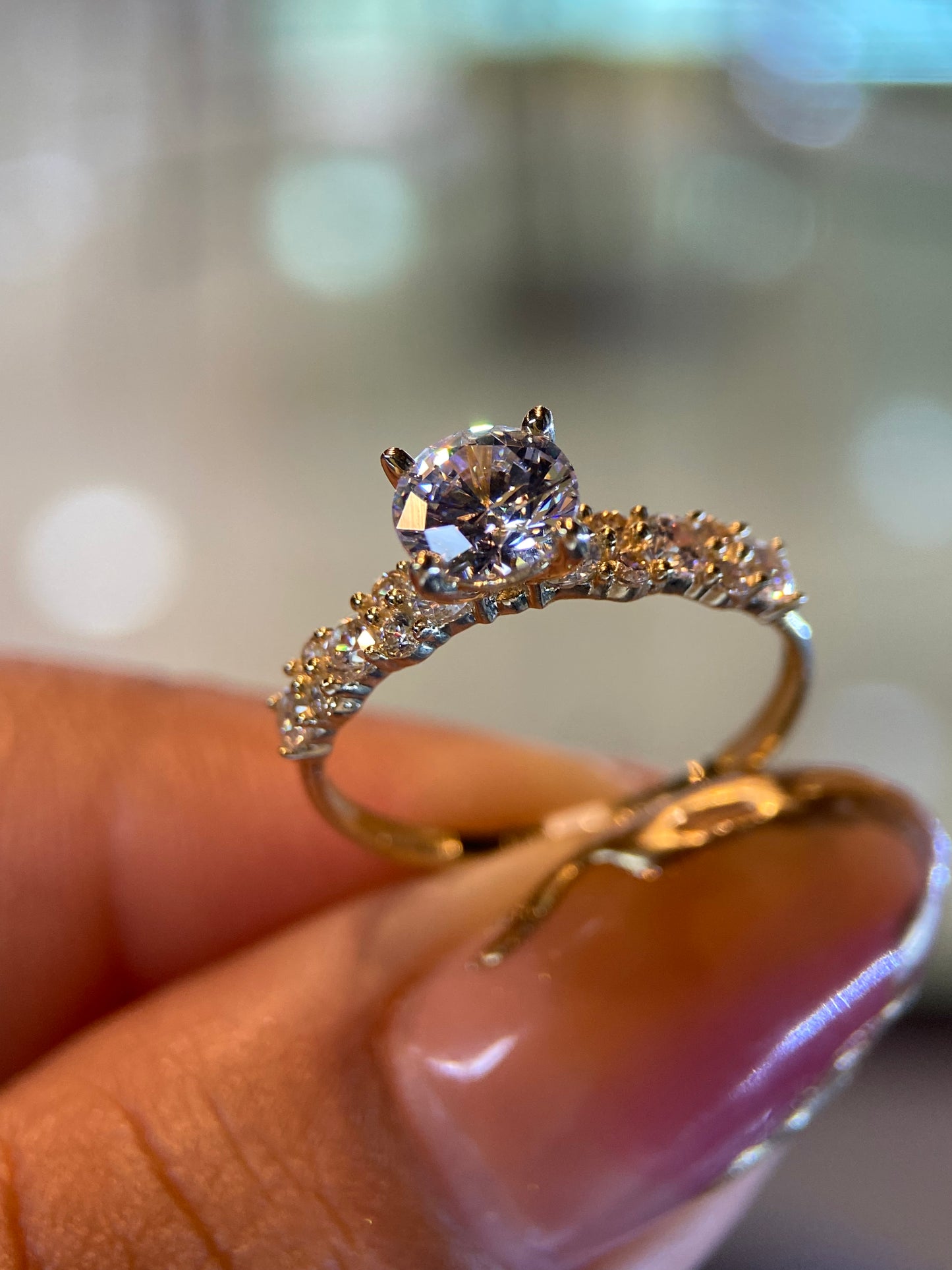 Anillo de compromiso en oro
