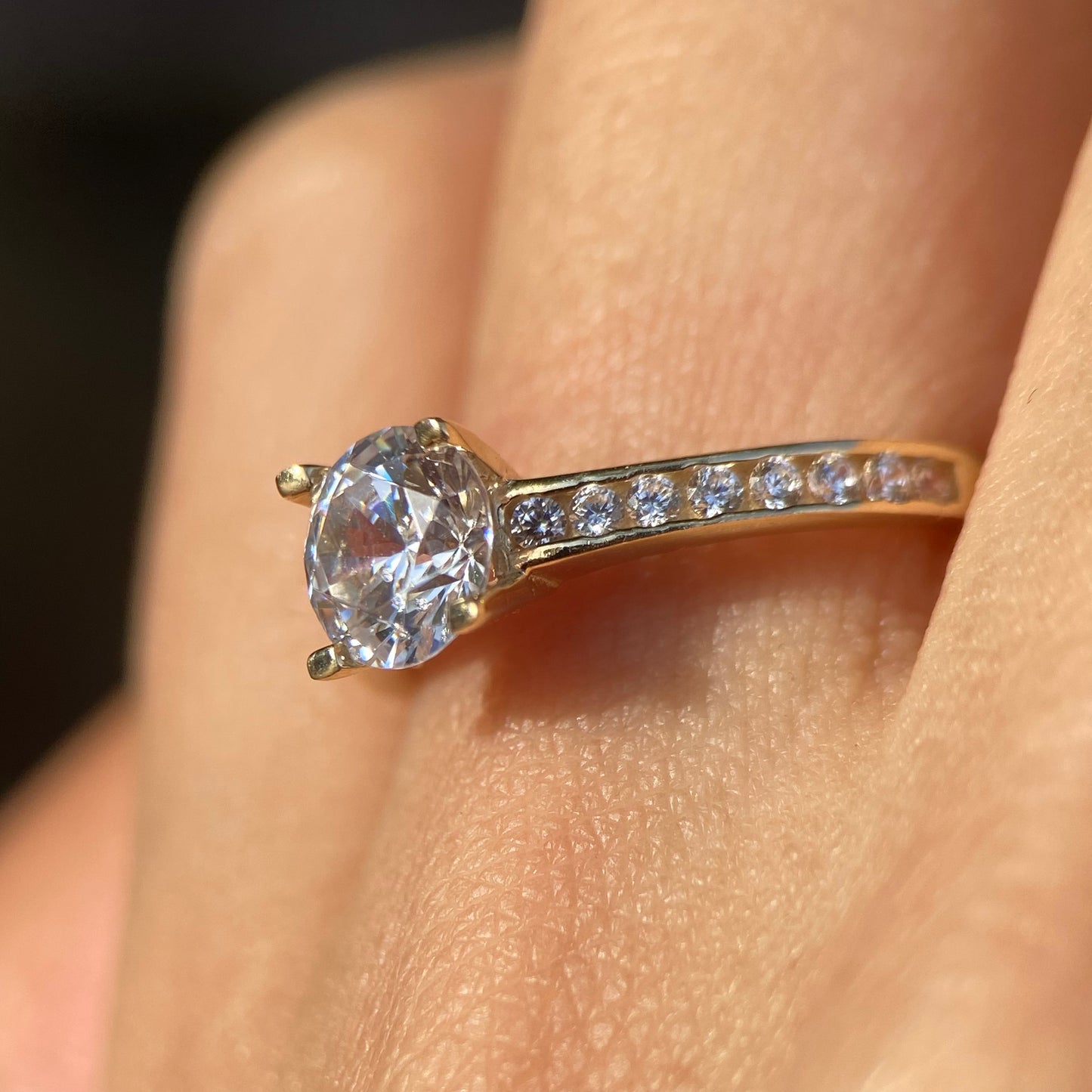 Anillo de compromiso en oro
