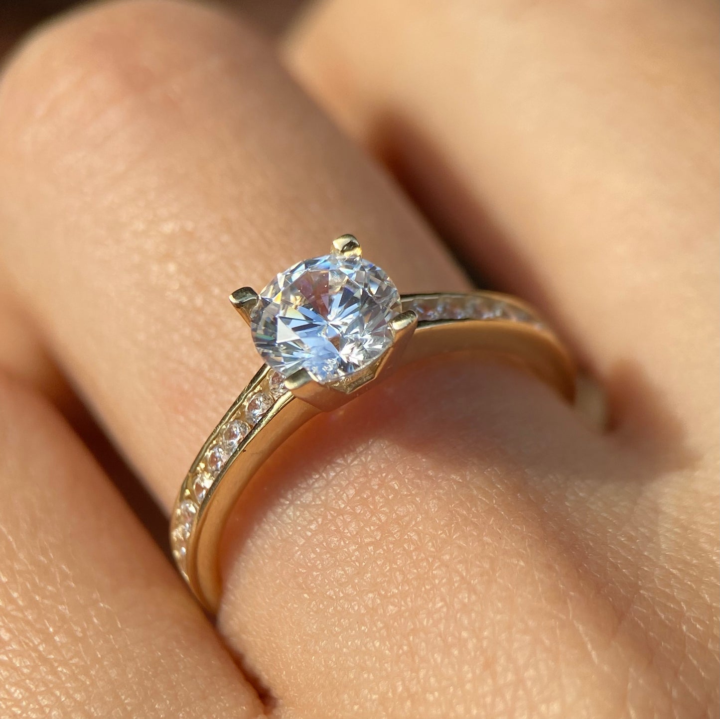 Anillo de compromiso en oro