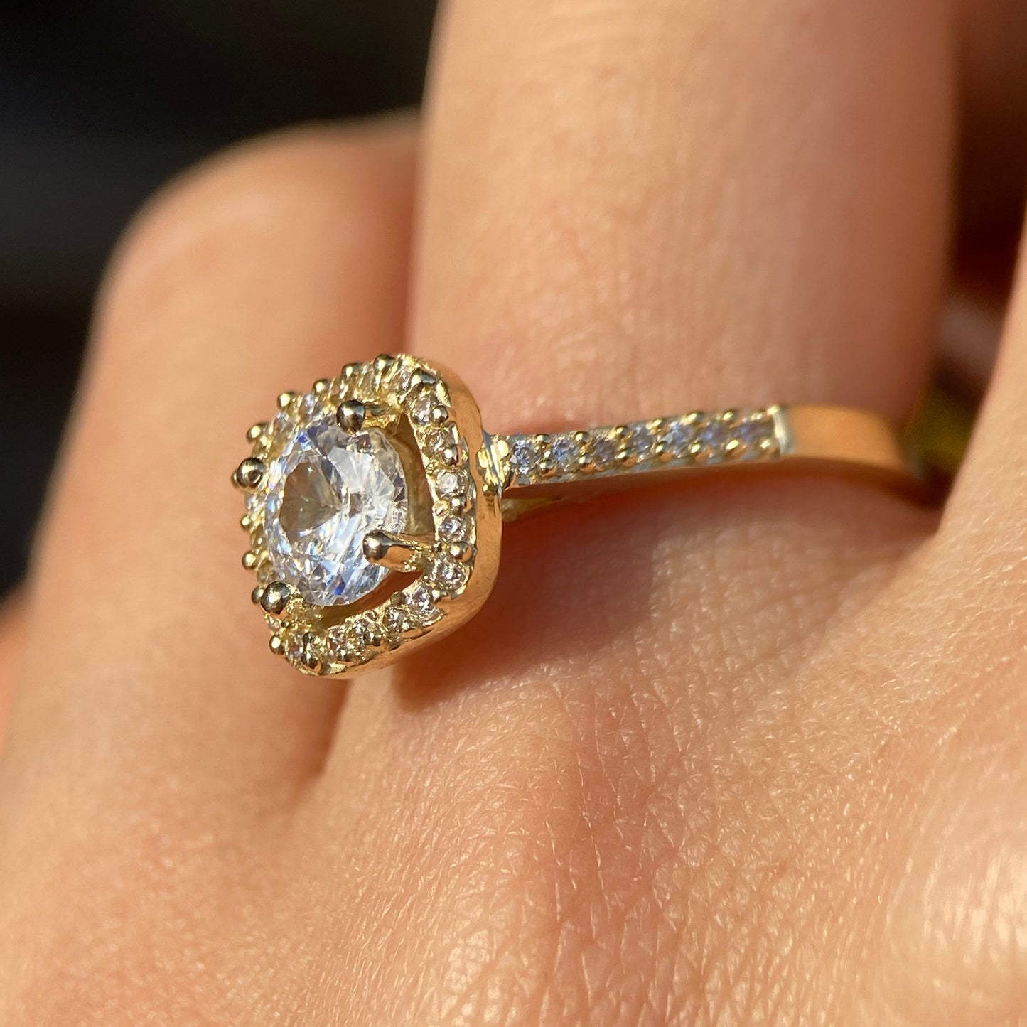 Anillo de compromiso en oro