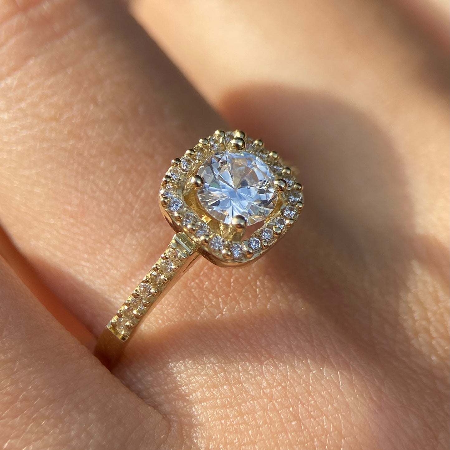 Anillo de compromiso en oro