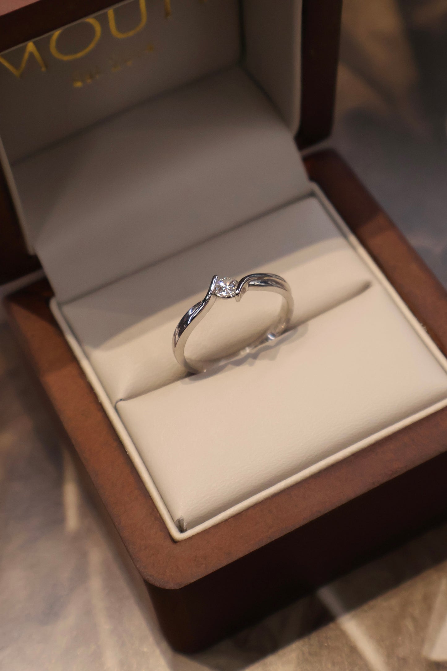 Anillo en Oro Blanco de 14k con Diamante Natural .11cts  Mod: OF1741