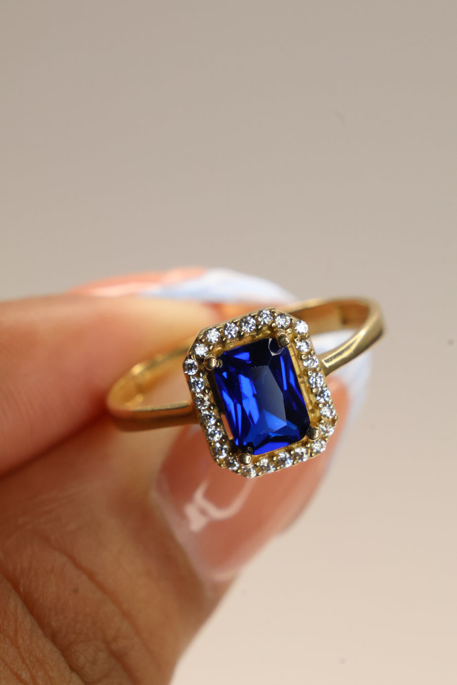 Anillo de compromiso en oro
