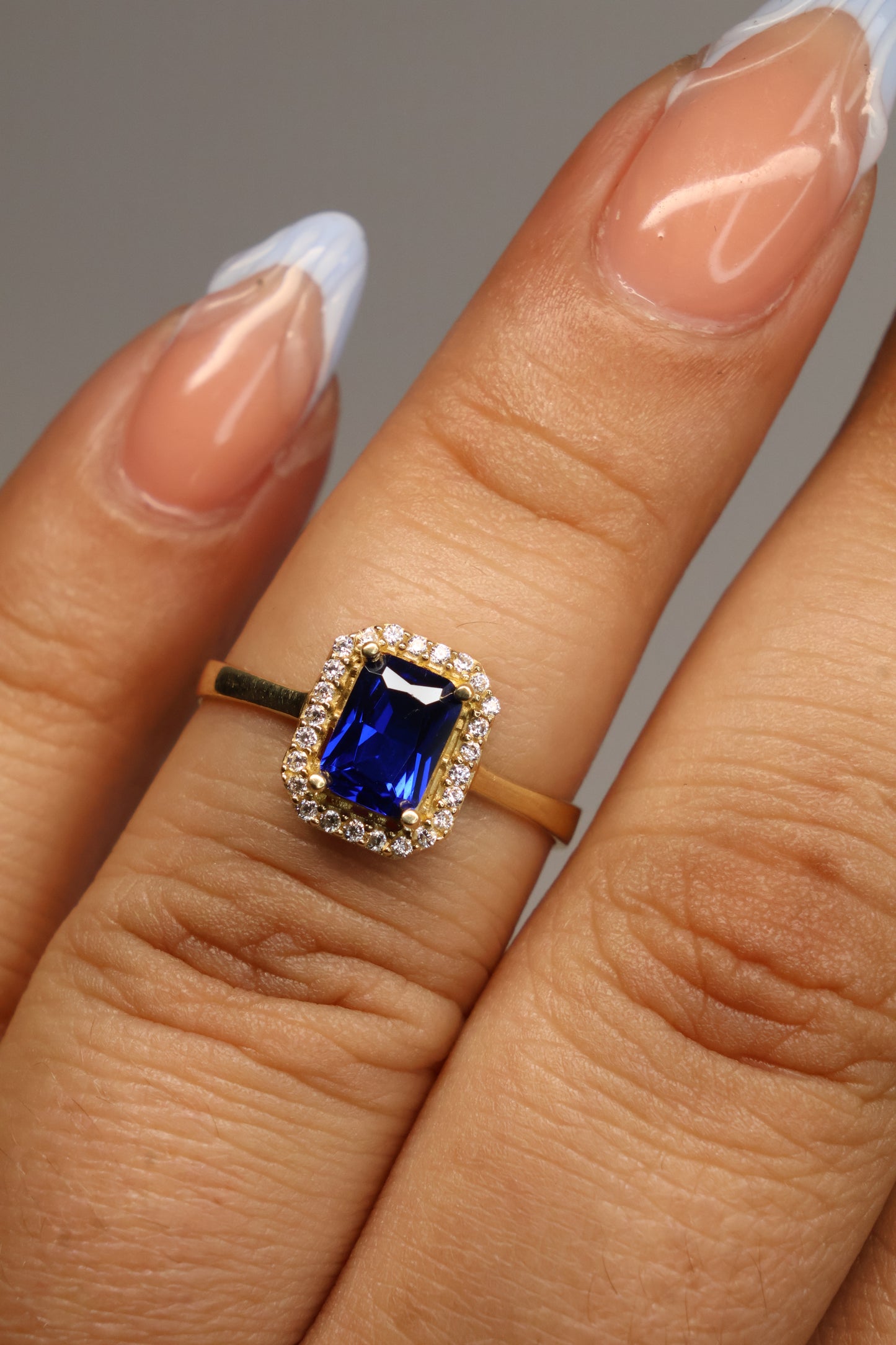 Anillo de compromiso en oro