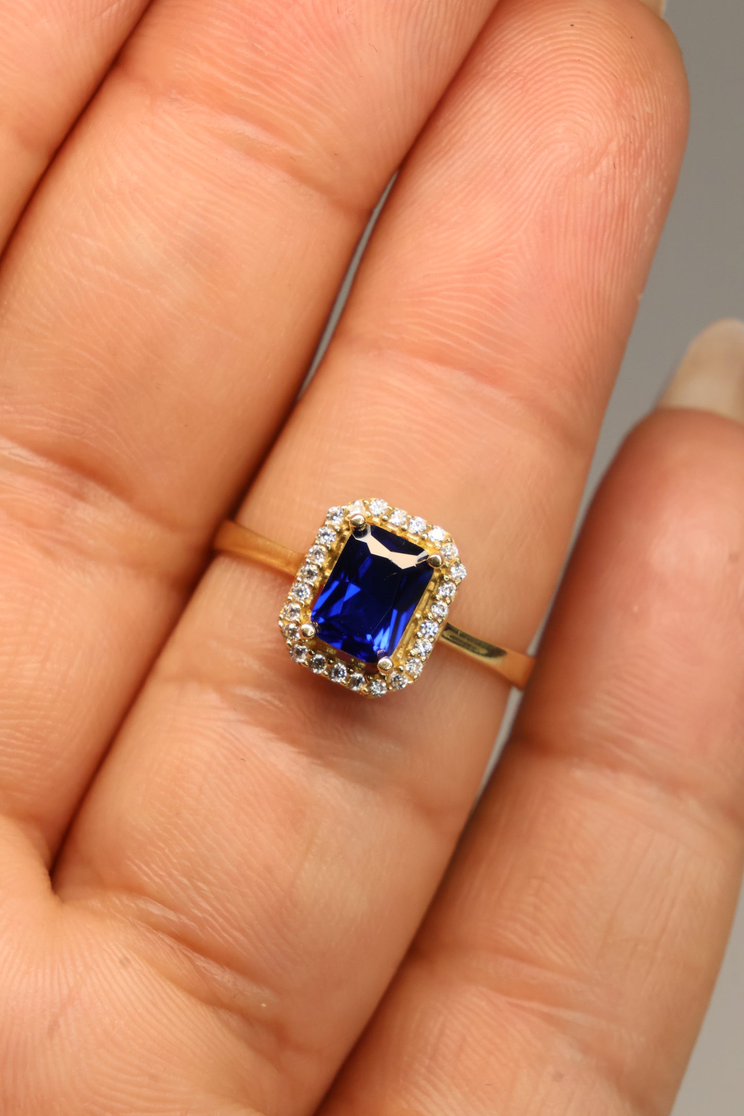 Anillo de compromiso en oro