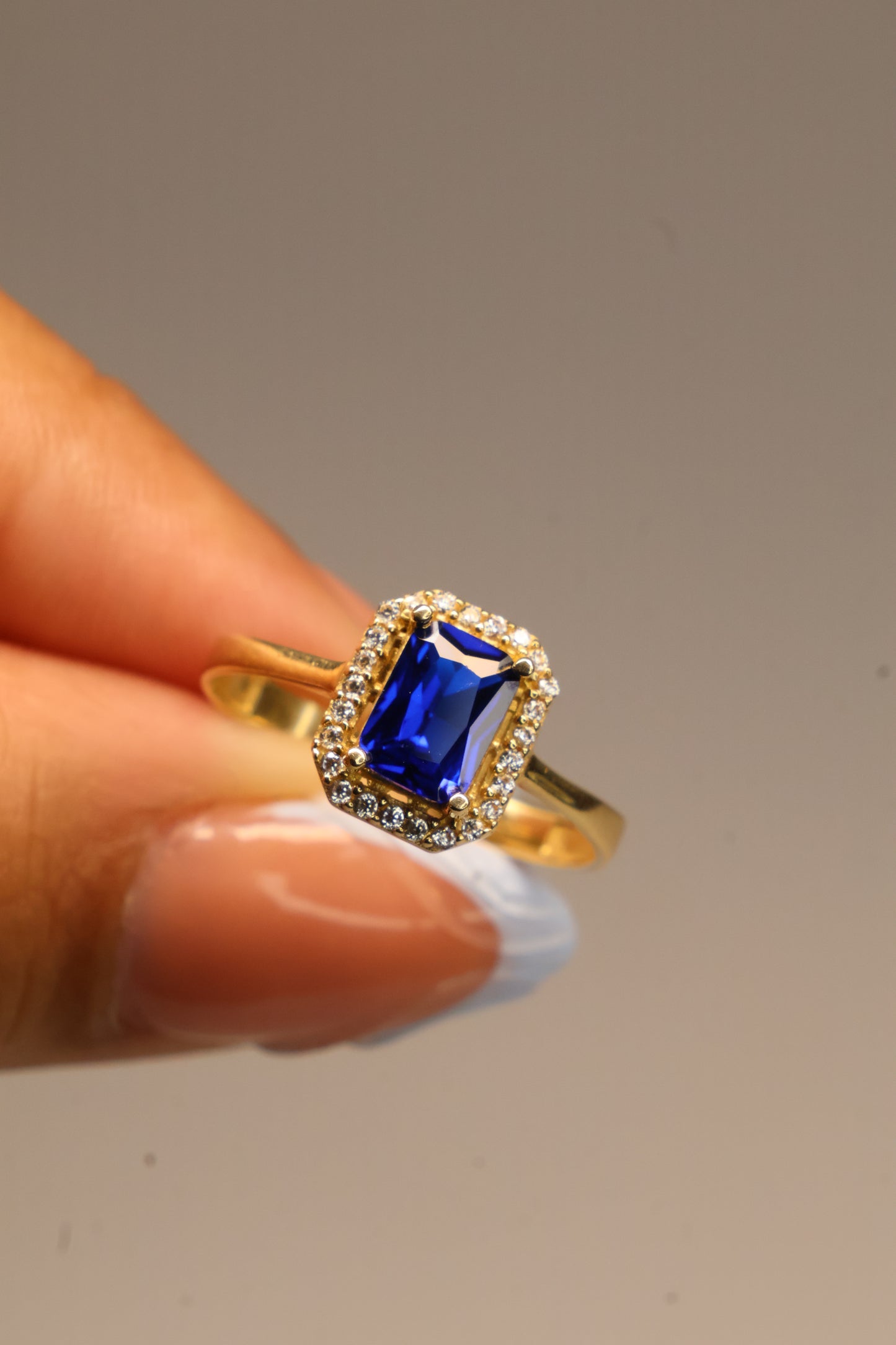 Anillo de compromiso en oro