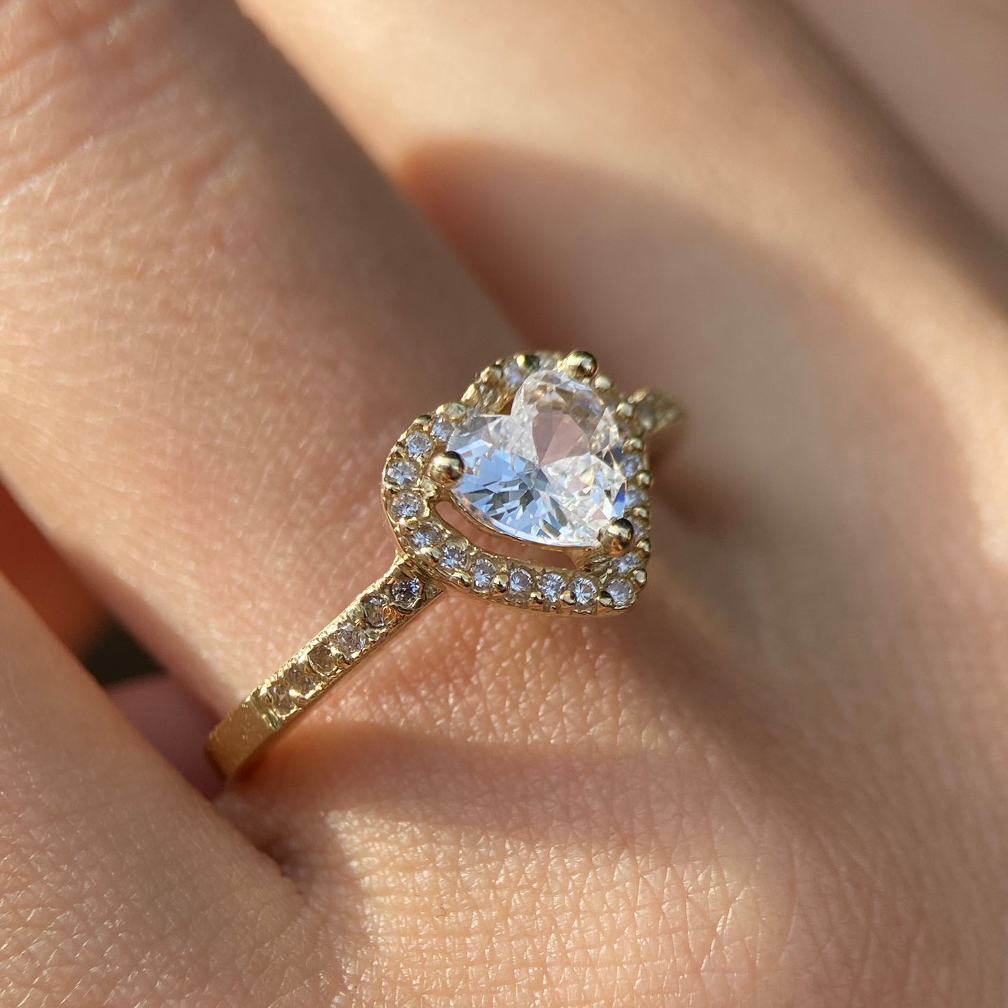 Anillo de compromiso en oro