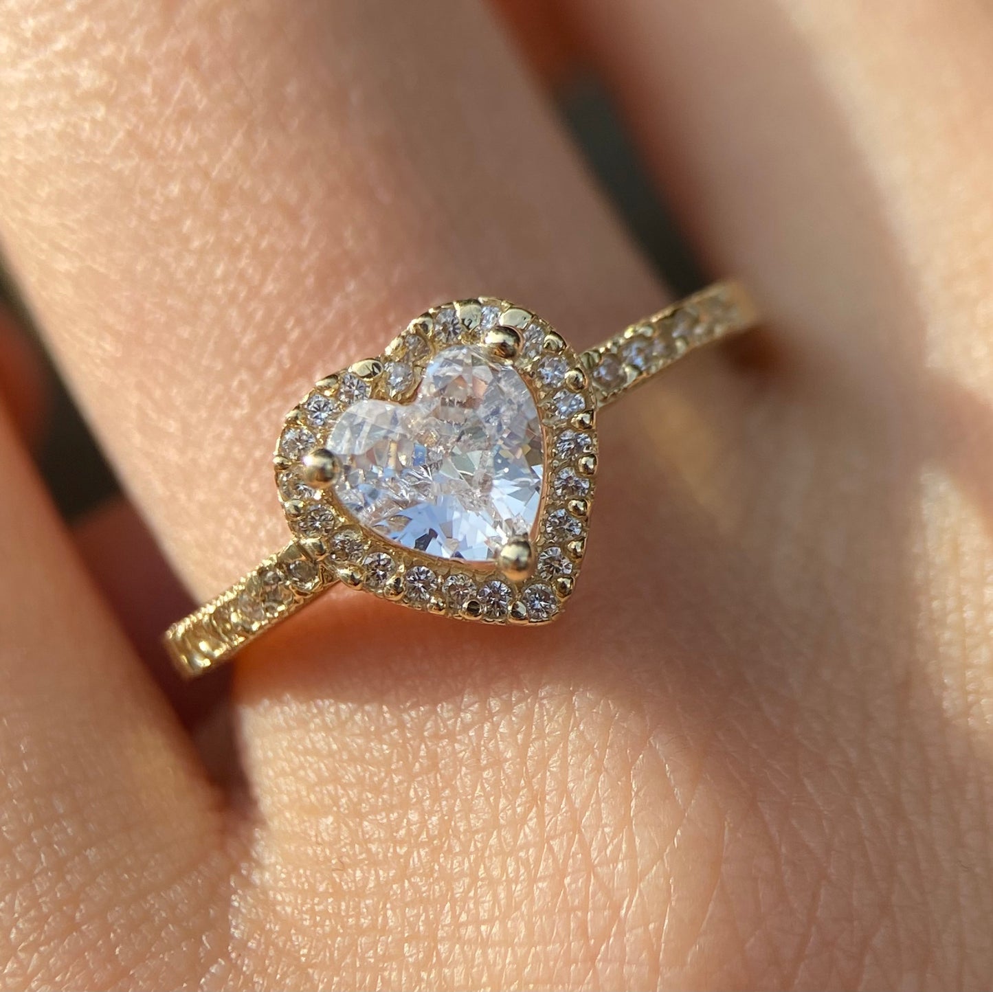 Anillo de compromiso en oro