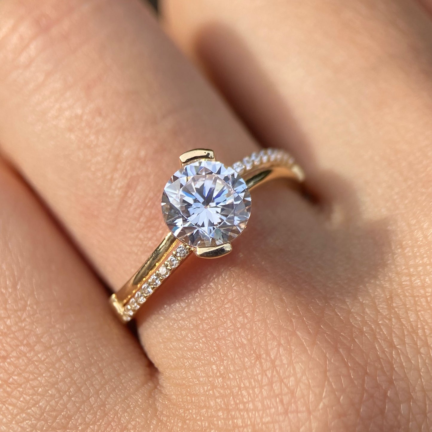 Anillo de compromiso en oro