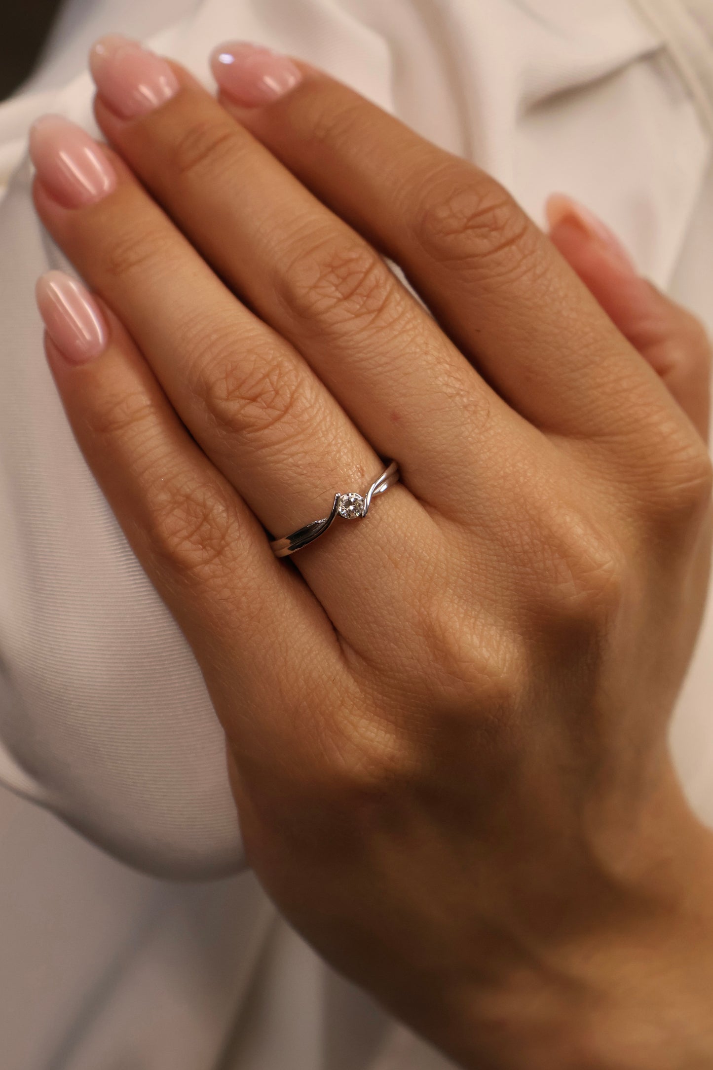 Anillo en Oro Blanco de 14k con Diamante Natural .11cts  Mod: OF1741