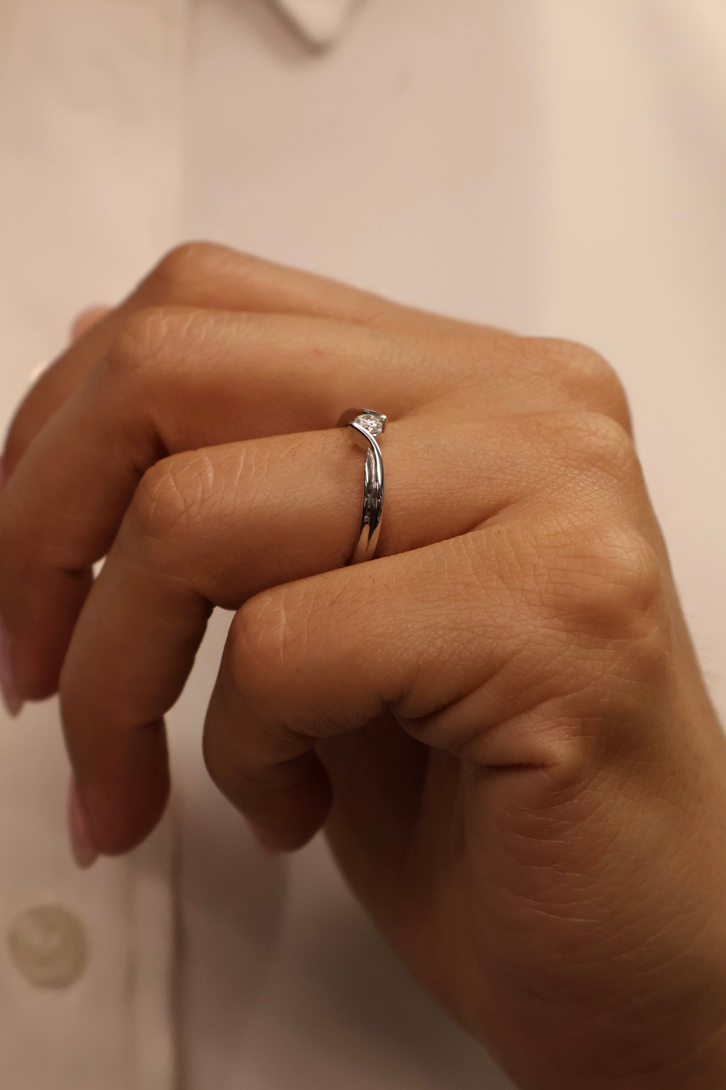 Anillo en Oro Blanco de 14k con Diamante Natural .11cts  Mod: OF1741