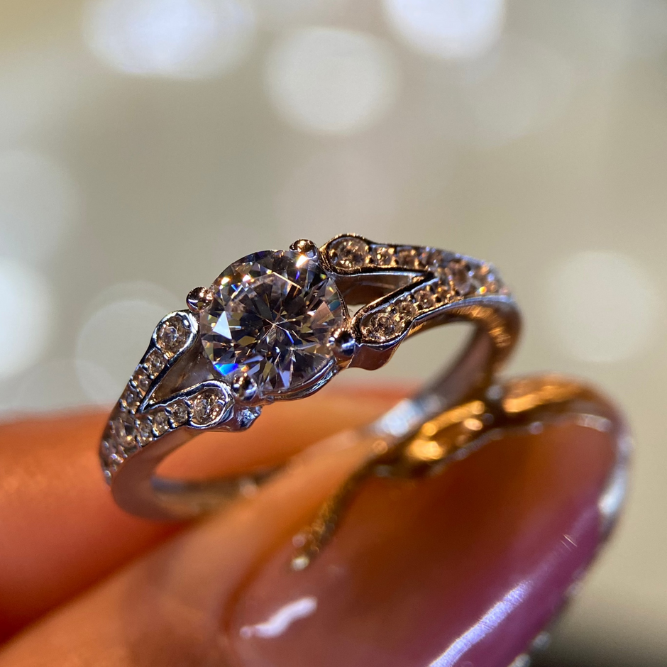 Anillo de compromiso en oro