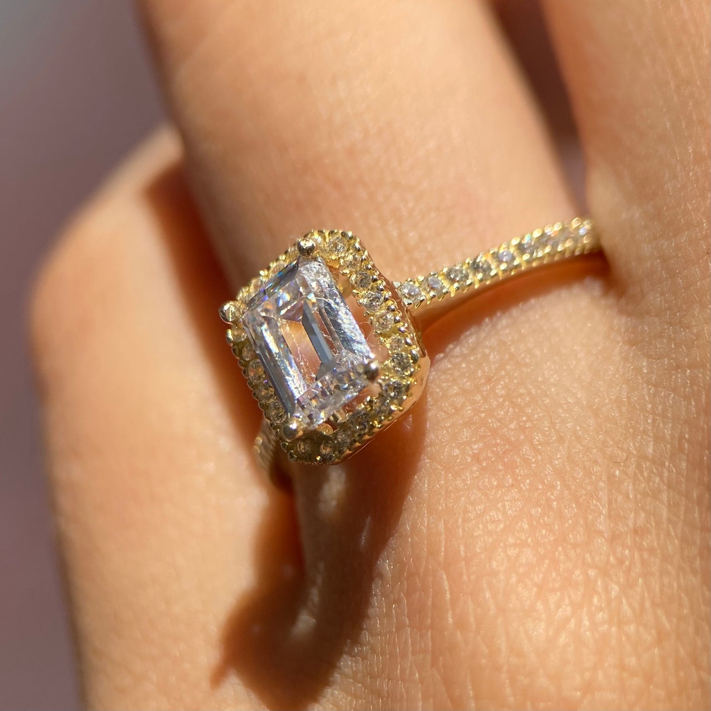 Anillo de compromiso en oro