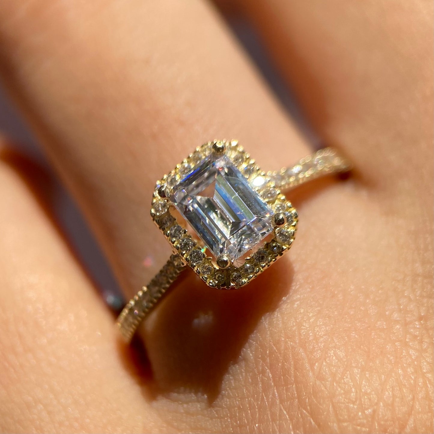 Anillo de compromiso en oro
