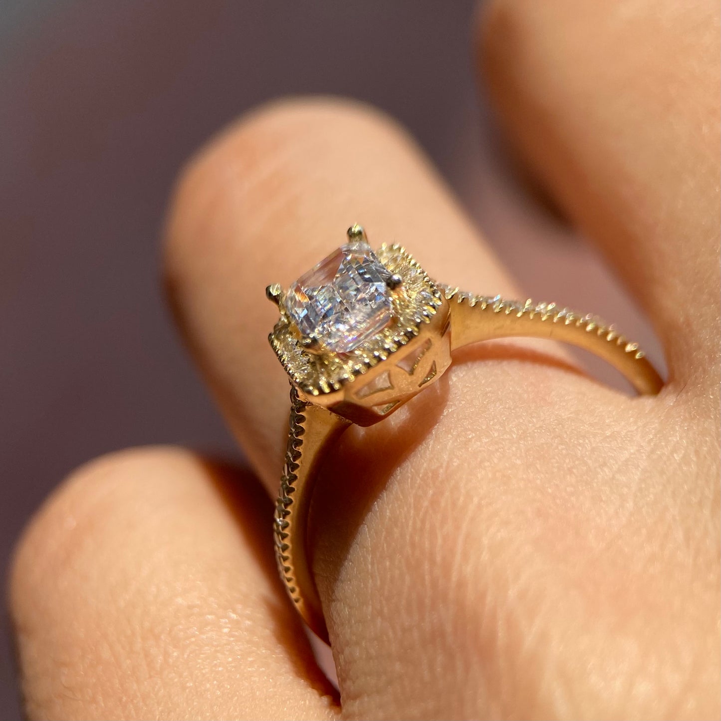 Anillo de compromiso en oro