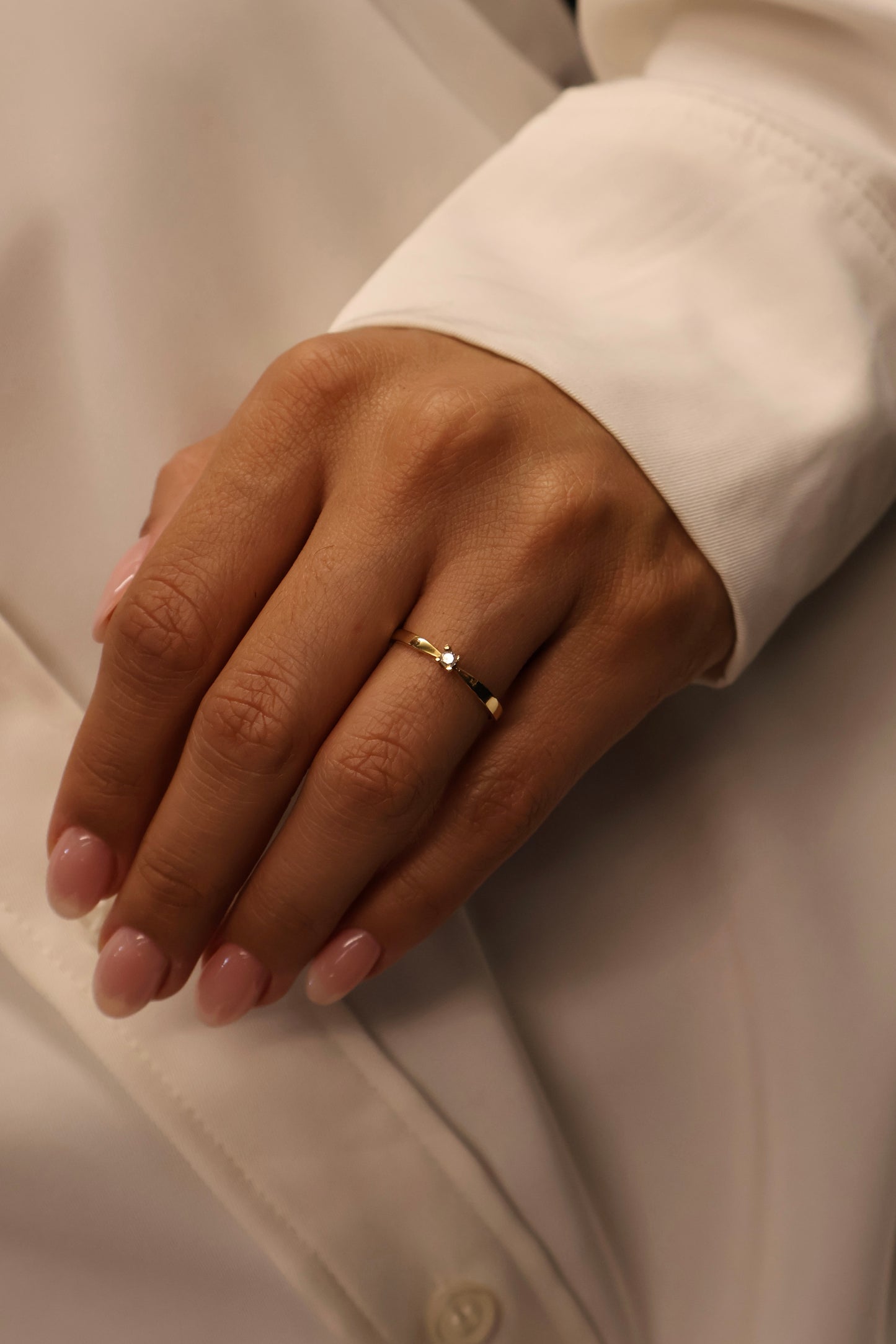 Anillo en Oro Amarillo de 14k con Diamante Natural .03cts  Mod: OF2145