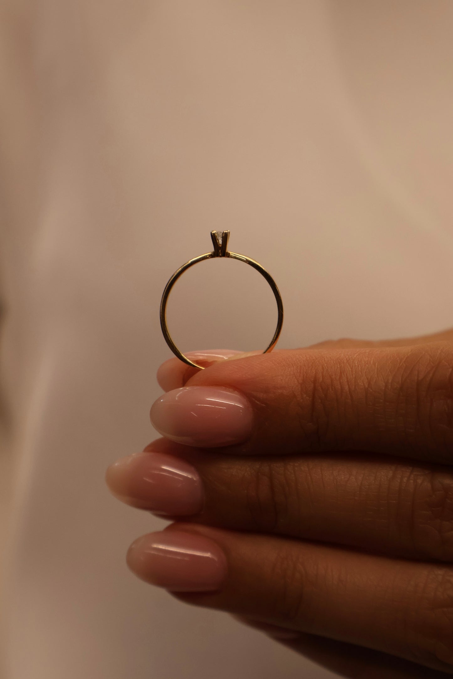 Anillo en Oro Amarillo de 14k con Diamante Natural .03cts  Mod: OF2145