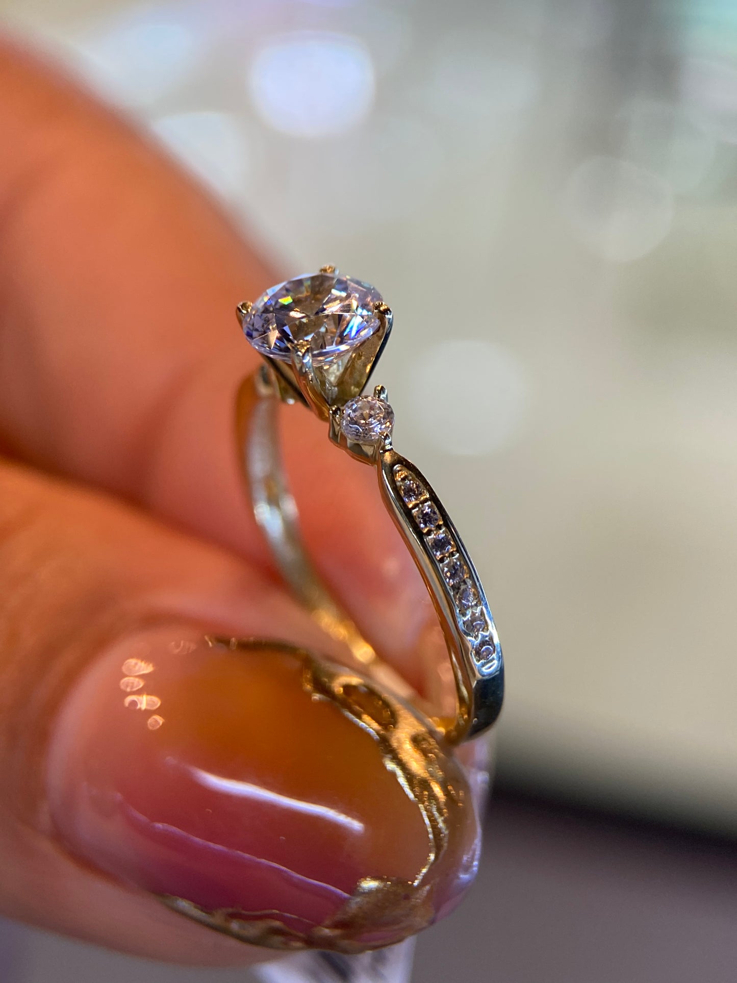 Anillo de compromiso en oro