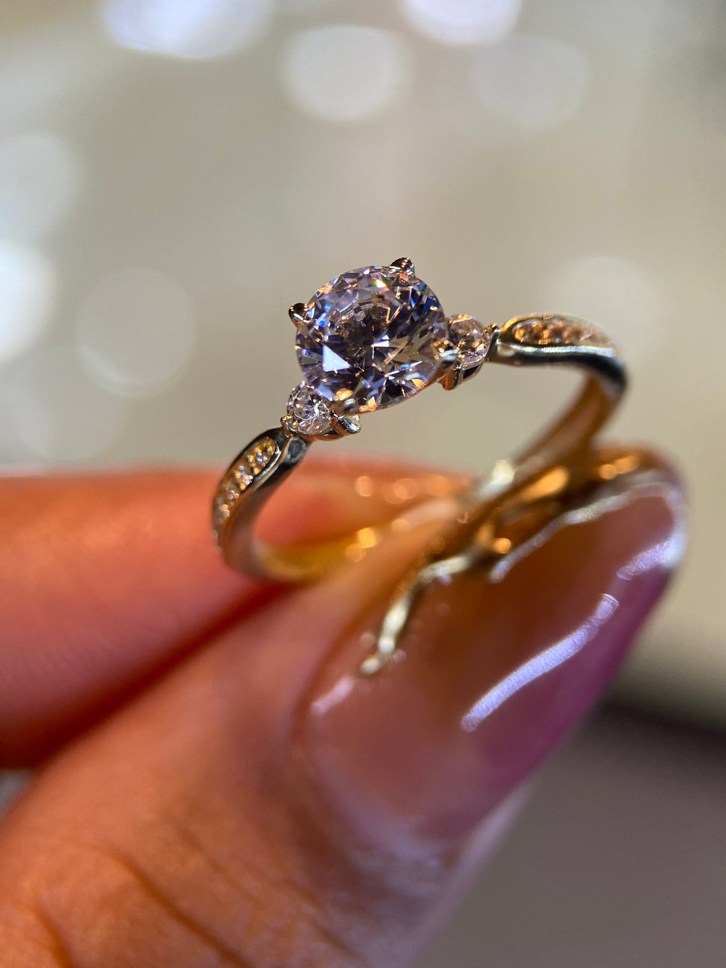 Anillo de compromiso en oro