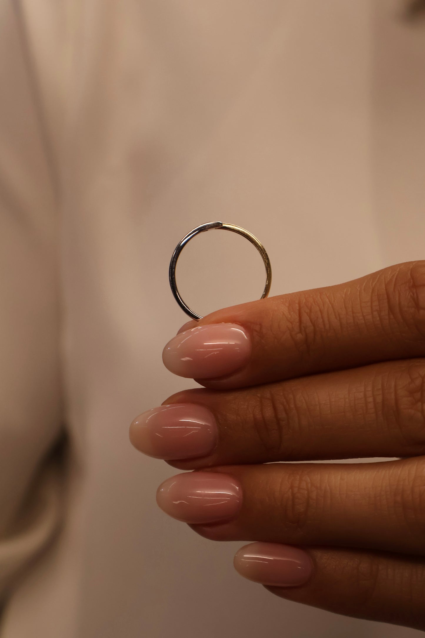 Anillo en Oro Amarillo - Blanco de 14k con Diamante Natural .03cts  Mod: OF2065