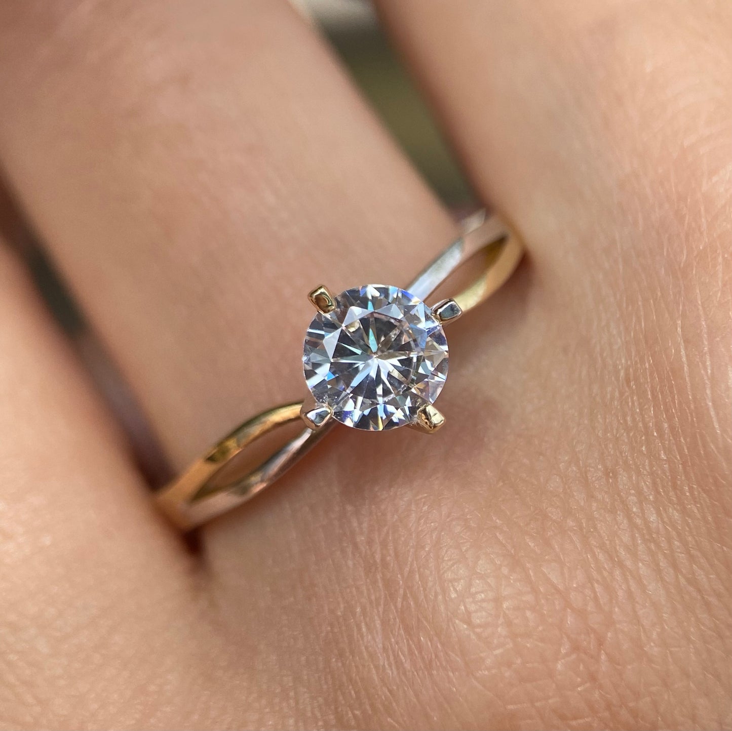 Anillo de compromiso en oro