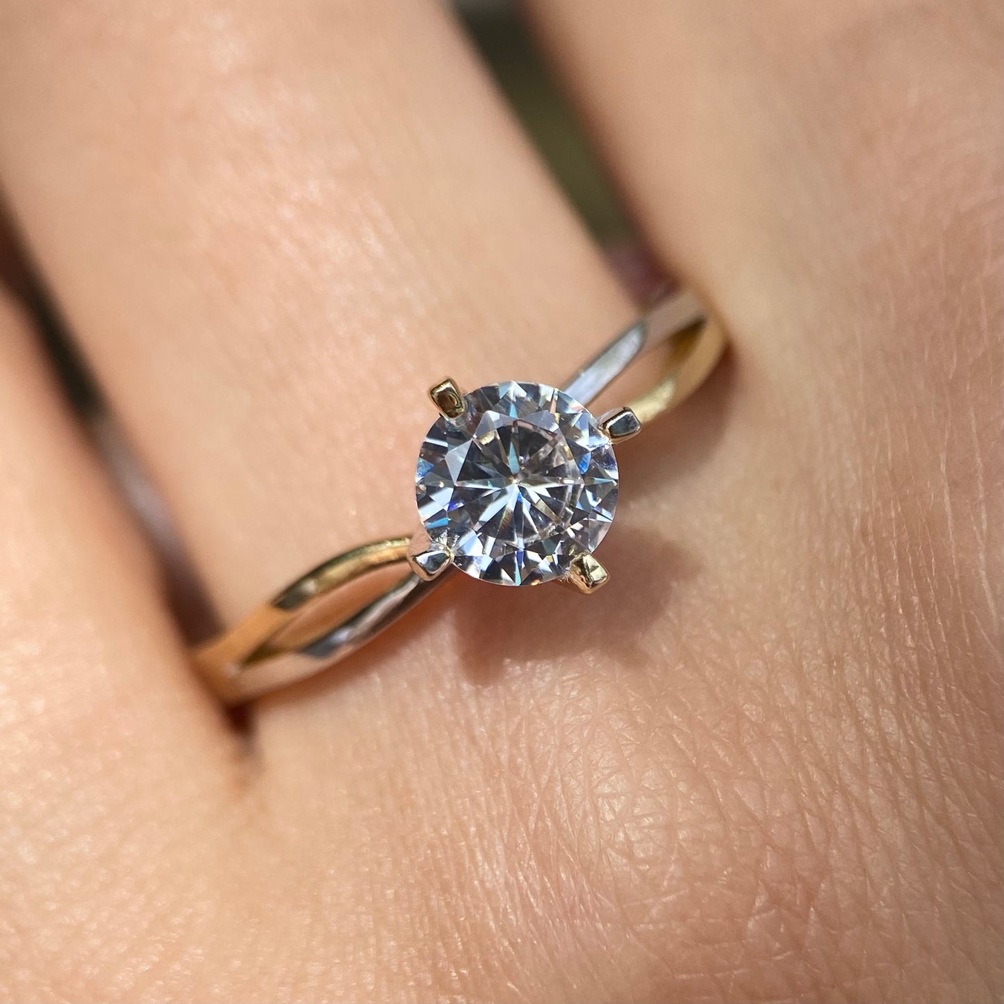 Anillo de compromiso en oro