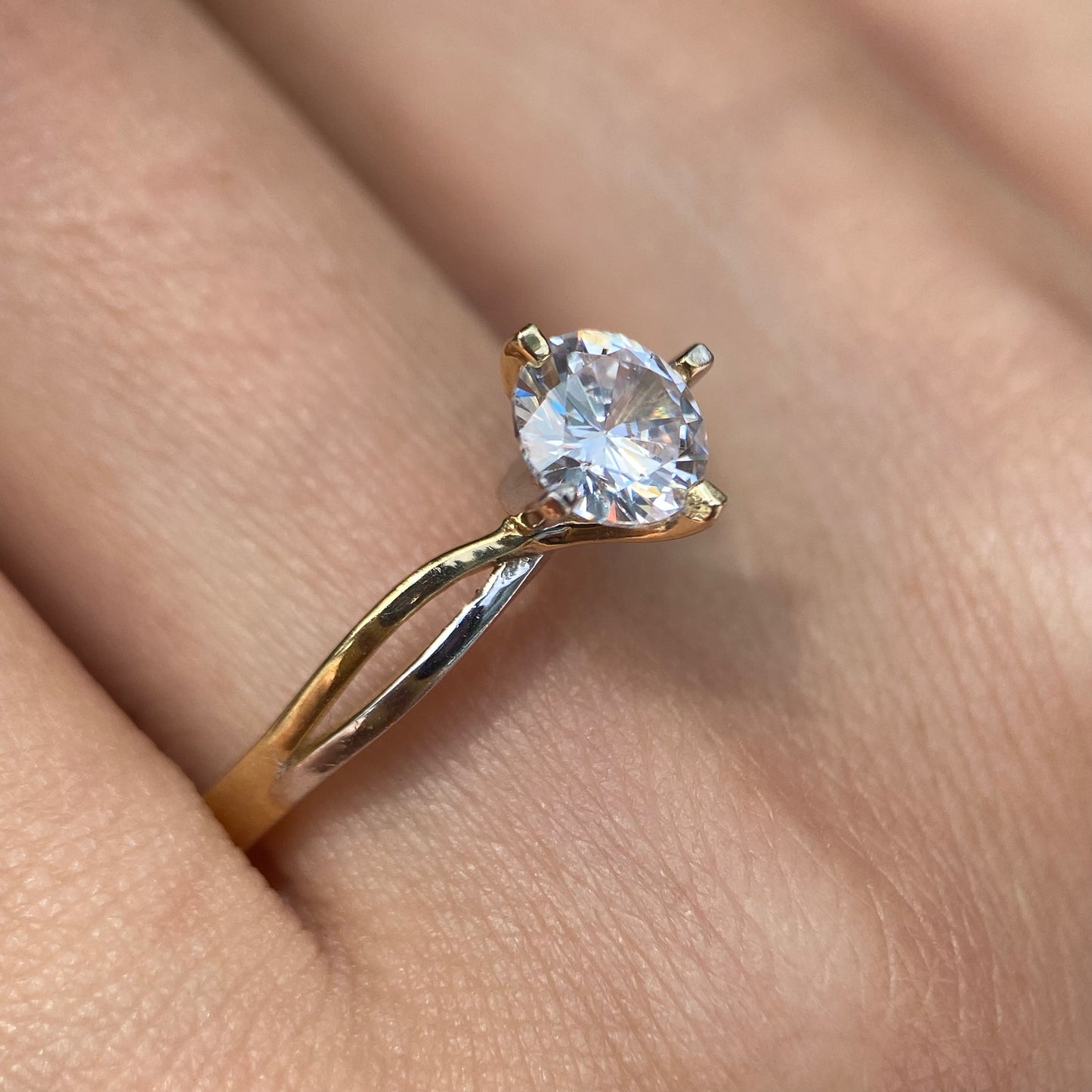 Anillo de compromiso en oro