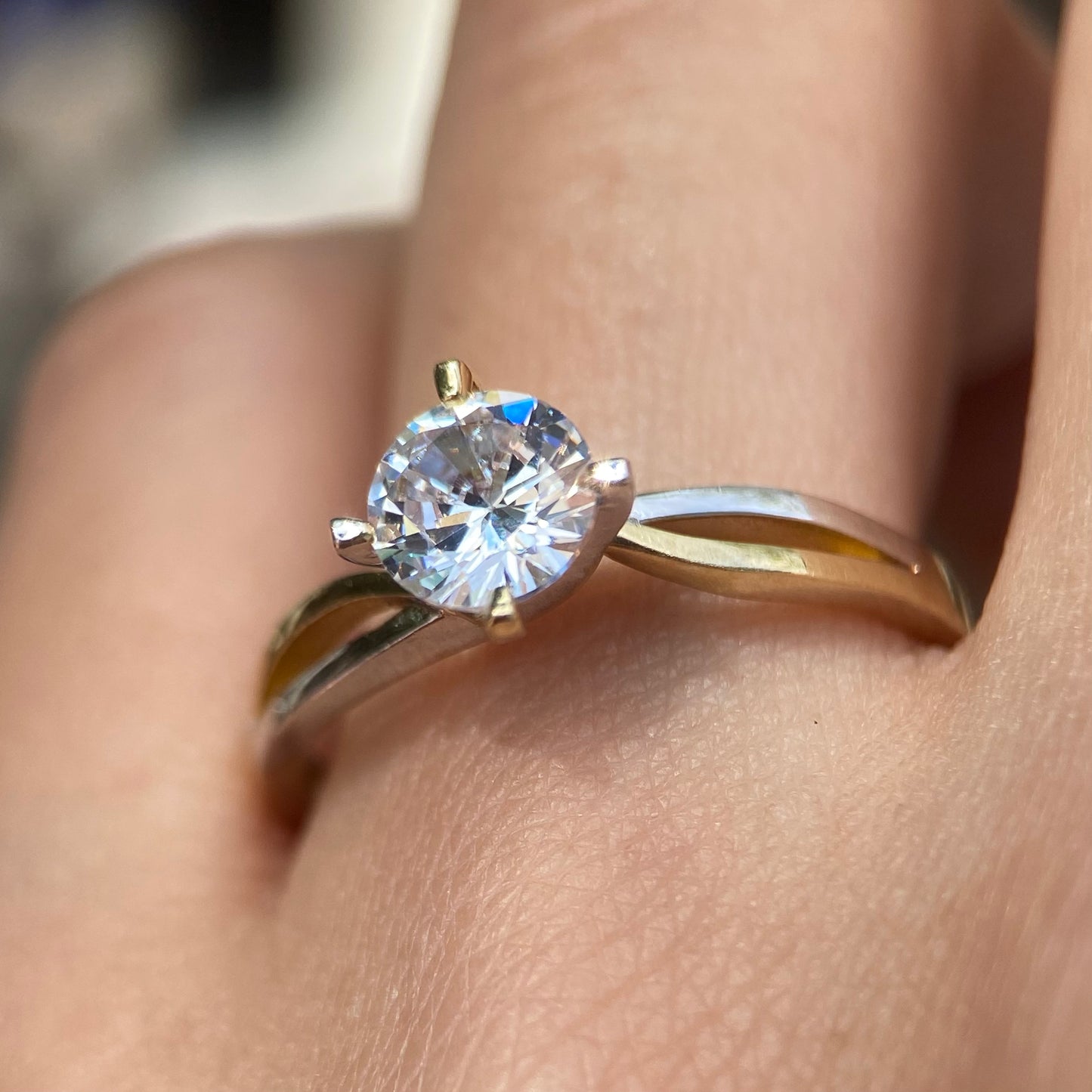 Anillo de compromiso en oro