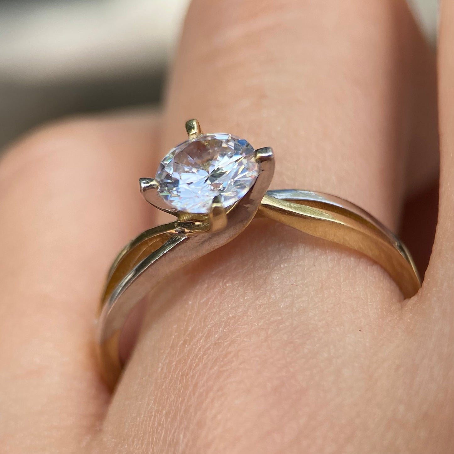 Anillo de compromiso en oro