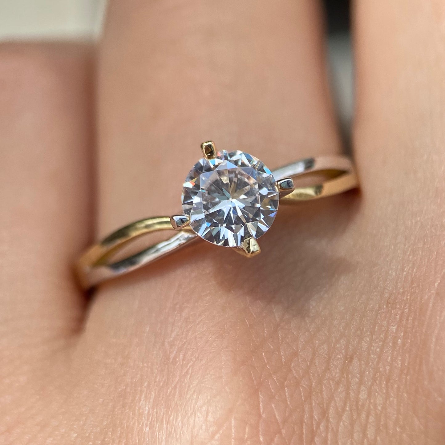 Anillo de compromiso en oro