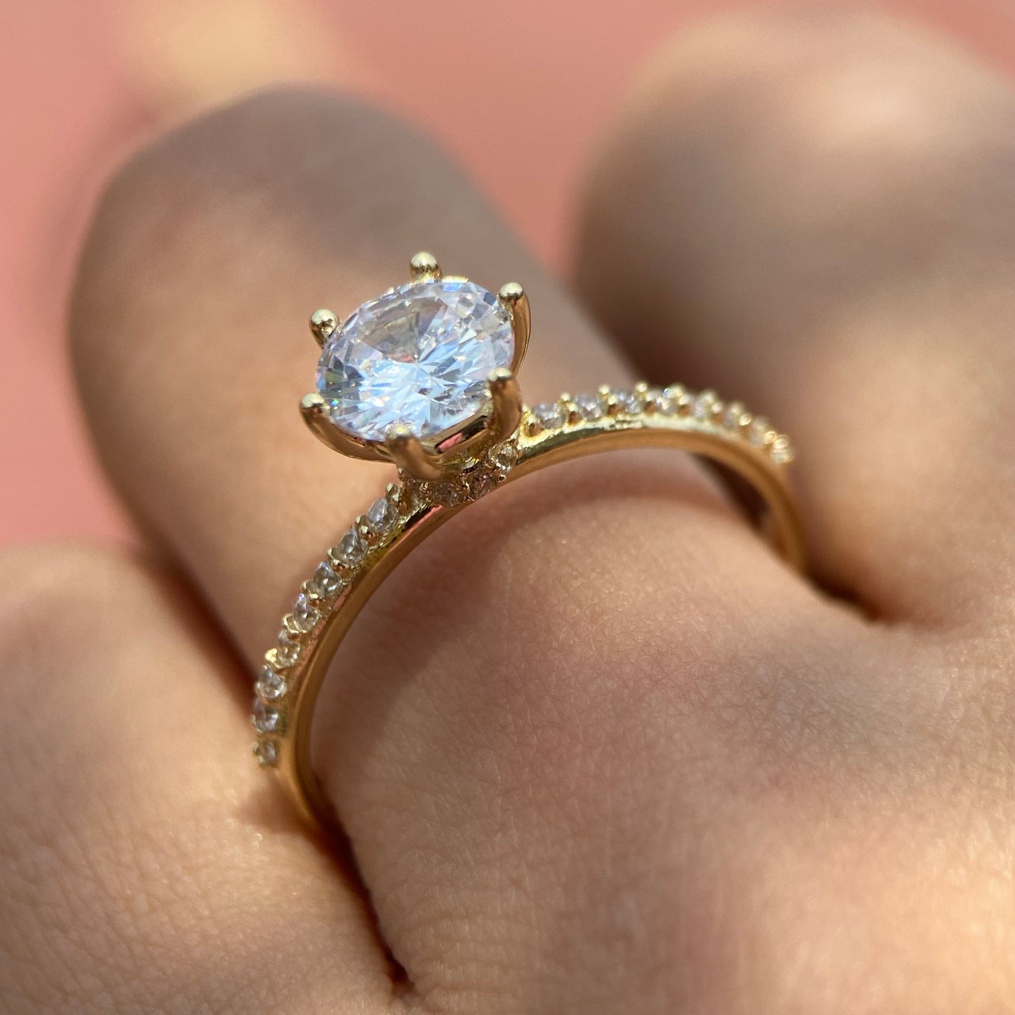 Anillo de compromiso en oro