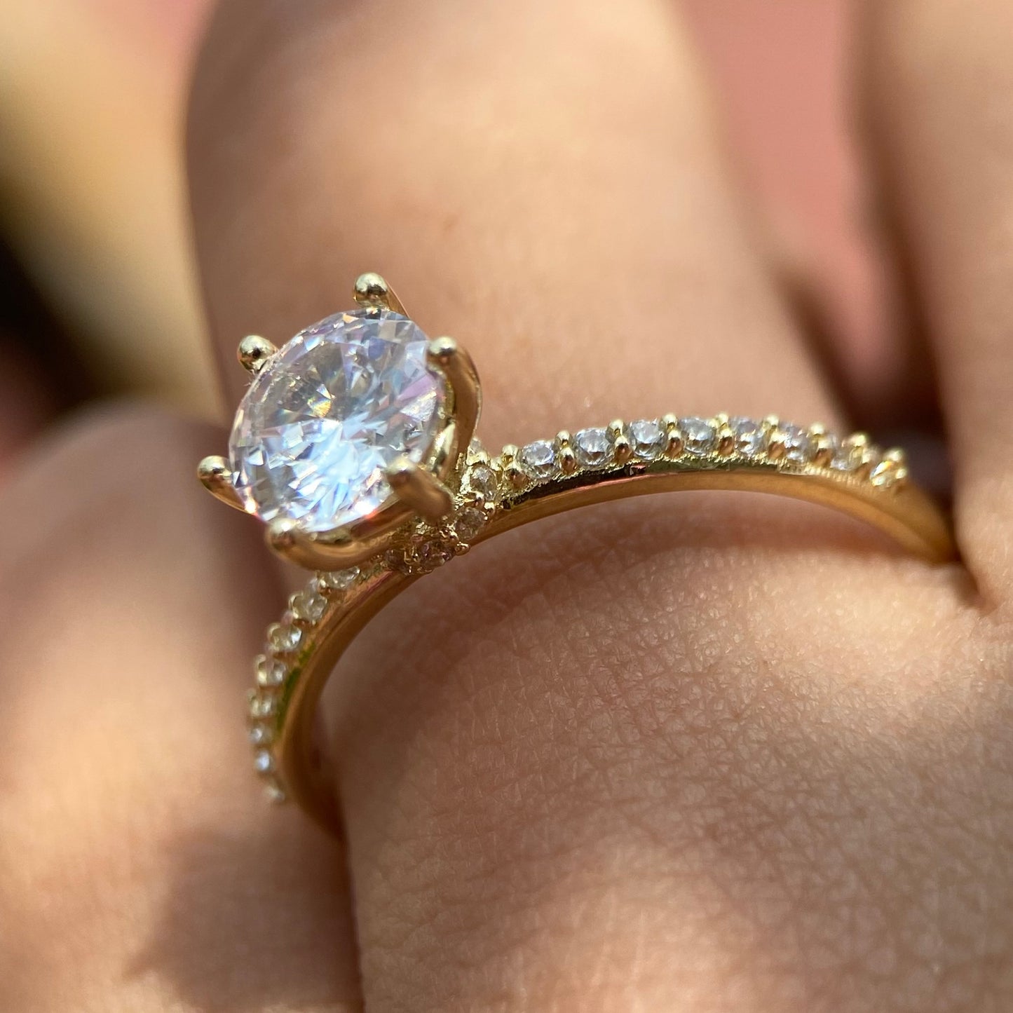 Anillo de compromiso en oro