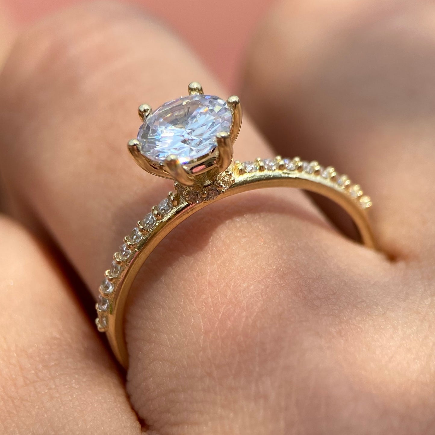 Anillo de compromiso en oro