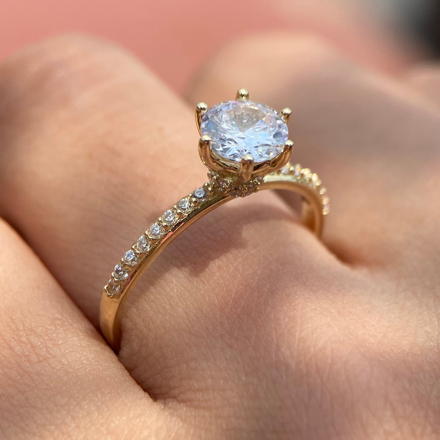 Anillo de compromiso en oro