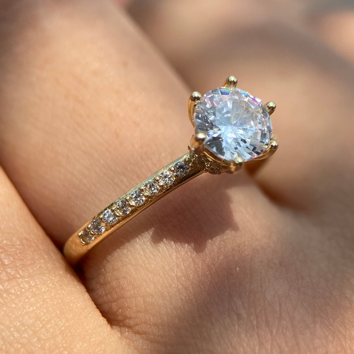 Anillo de compromiso en oro