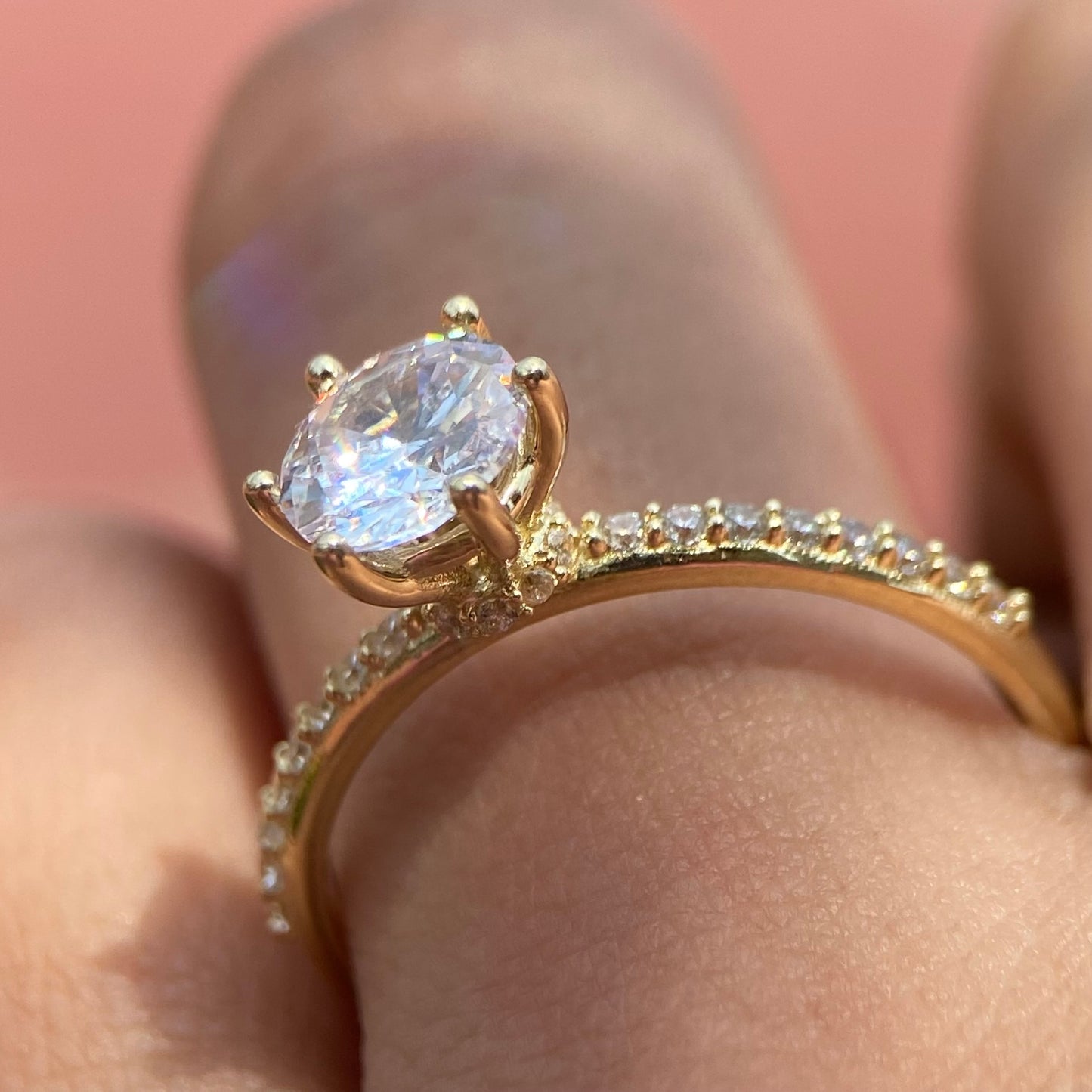 Anillo de compromiso en oro