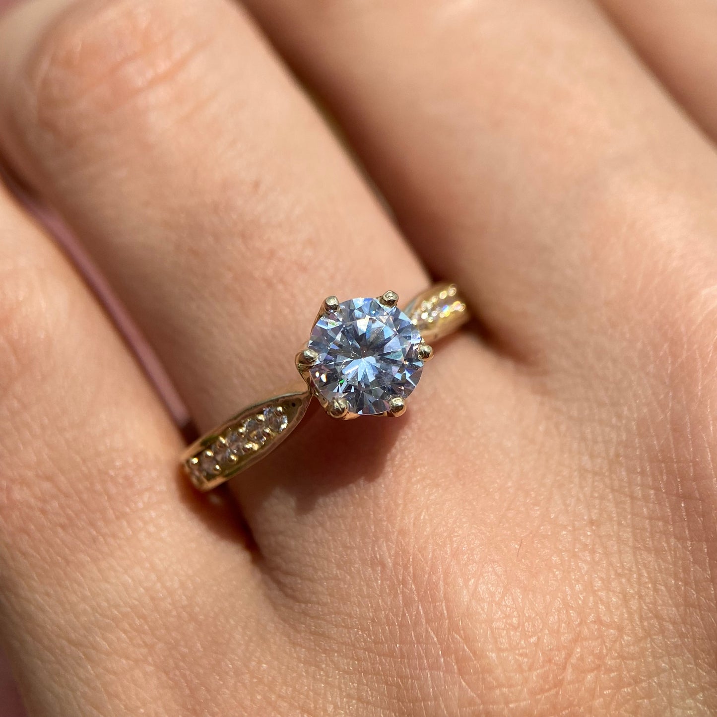 Anillo de compromiso en oro